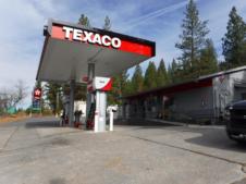 Texaco Gas Station / Store Lake Alamnor California
